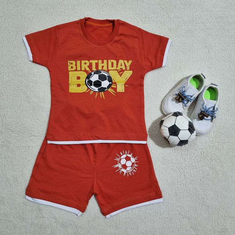 تیشرت شلوارک فوتبالی