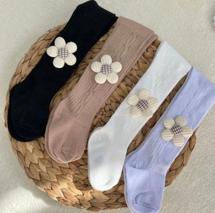 جورابشلواری ضخیم سفید گل بابونه